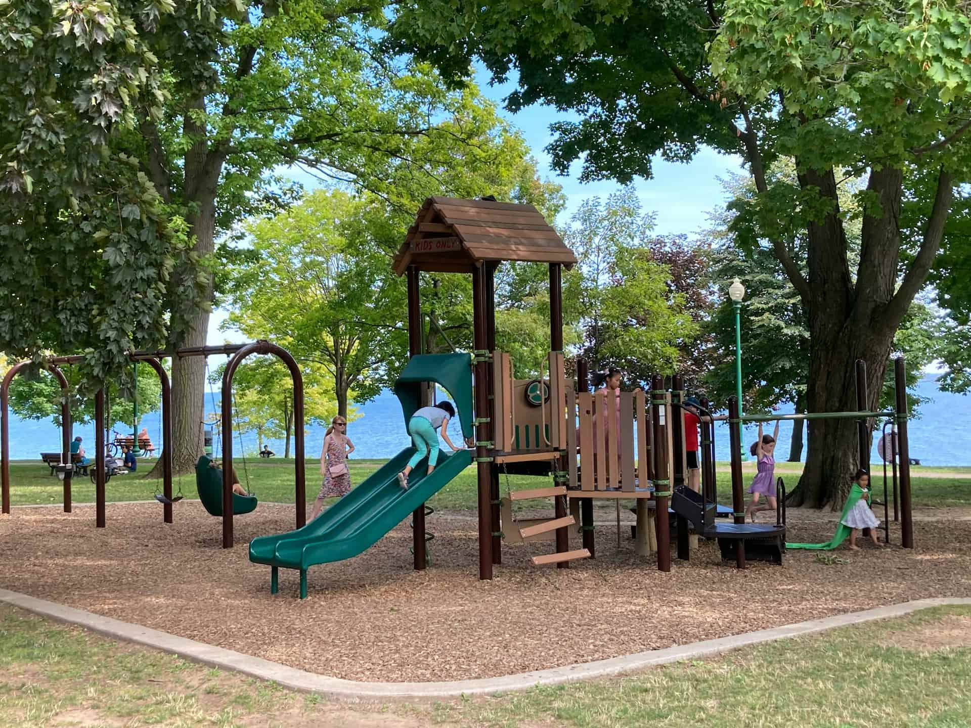 Playground surfacing contractors Fakesville